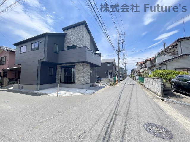 吉川市中野　新築戸建　全1棟の前面道路含む現地写真|前面道路含む現地写真です。