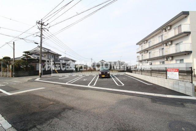 ルミナス下川東の駐車場|駐車場です