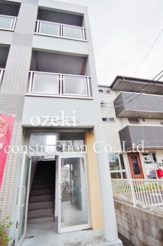 アプローズ越谷のエントランス