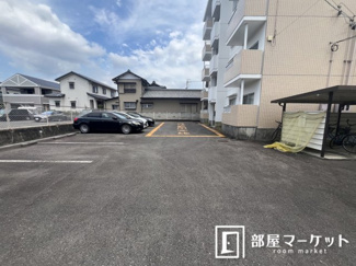 【駐車場】