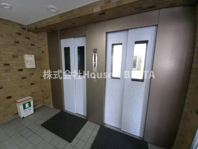 上高丸北住宅のロビー