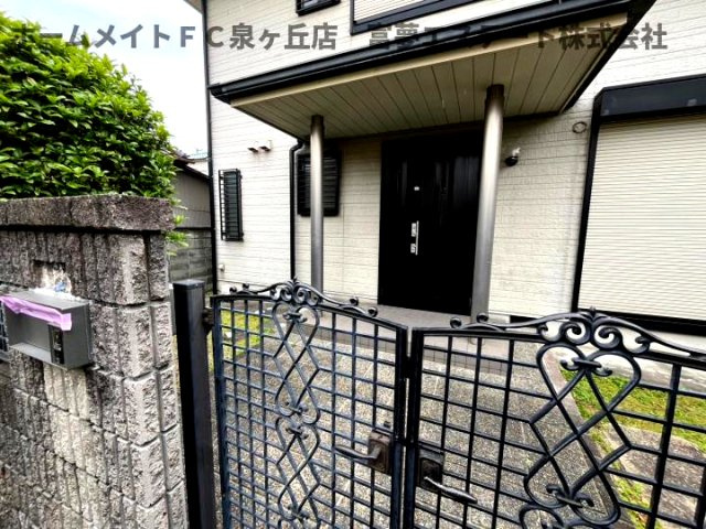 日置荘原寺町戸建のエントランス