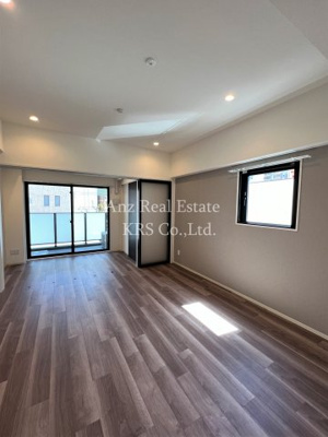 【居間・リビング】 | シーズンフラッツ阿波座 | 2面採光のお部屋！リビング10帖！