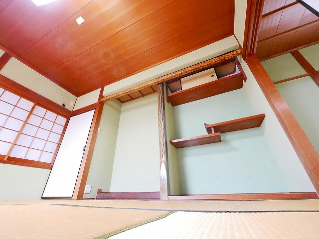 南袋町戸建の収納|ちょっとした収納スペースも充実しています