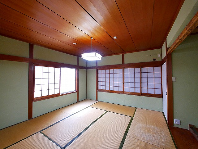 南袋町戸建の和室|日本らしい落ち着いた雰囲気の和室です