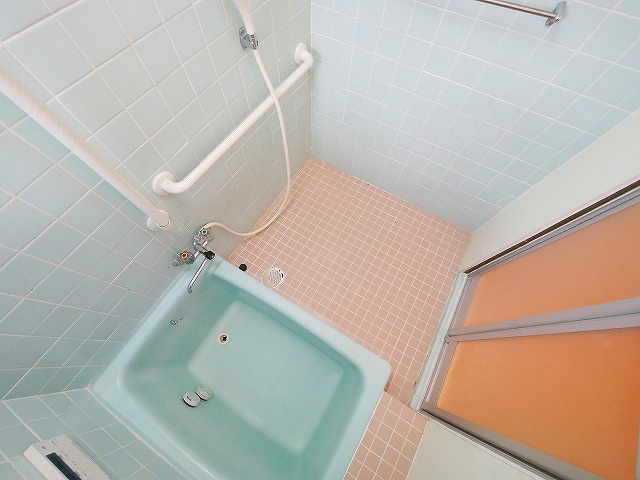 南袋町戸建の浴室|落ち着いた空間のお風呂です