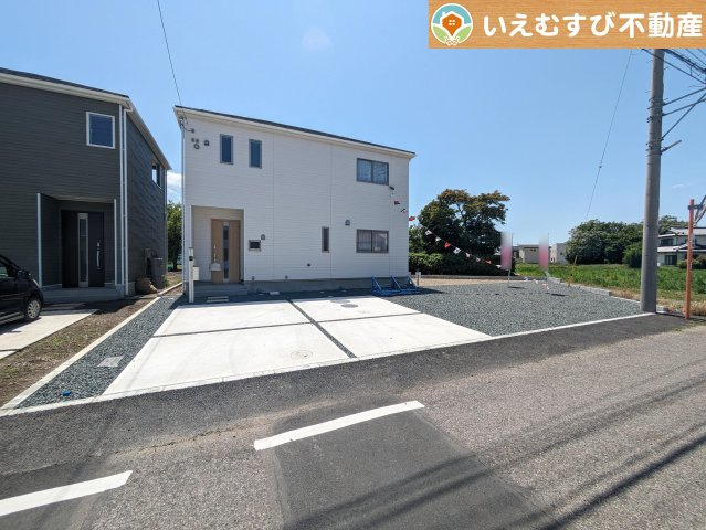 Cradle garden　大泉町寄木戸第13の駐車場