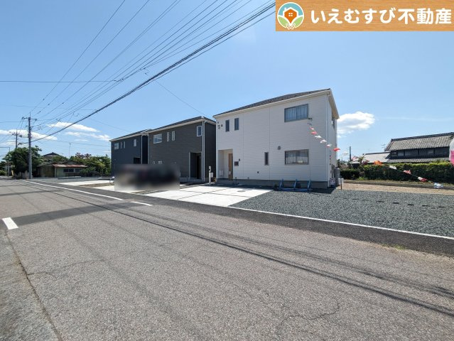 Cradle garden　大泉町寄木戸第13の前面道路含む現地写真