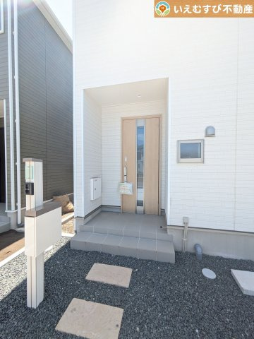 Cradle garden　大泉町寄木戸第13のエントランス