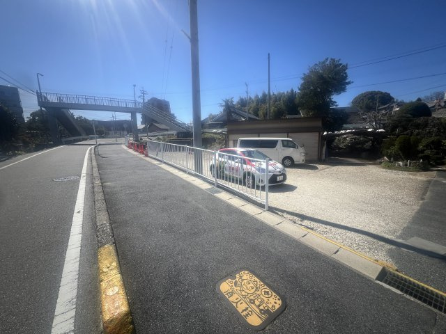 豊田市小坂本町3丁目貸事務所の駐車場