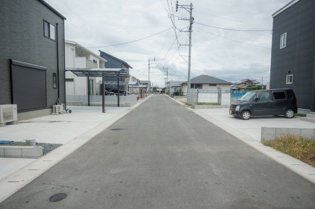 【前面道路含む現地写真】 | いろどりアイタウン南区八分字町　1号棟