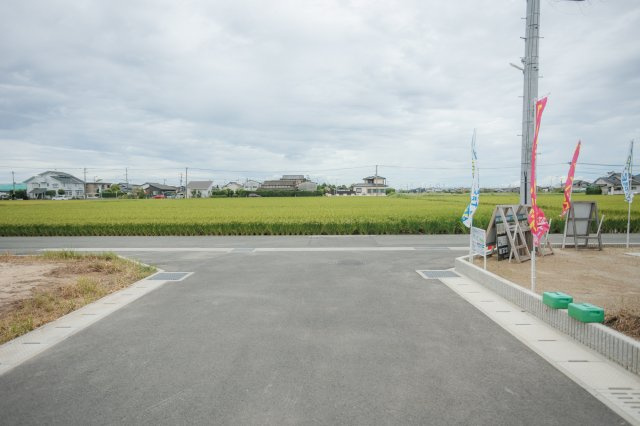 【前面道路含む現地写真】 | いろどりアイタウン南区八分字町　1号棟