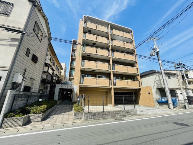 グローバル嵯峨の外観