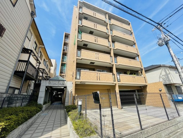 グローバル嵯峨の外観