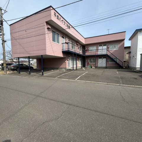 平成ハイツ１号棟の駐車場