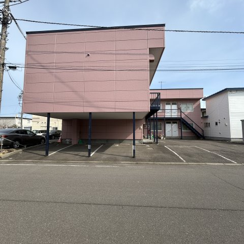 平成ハイツ１号棟の駐車場