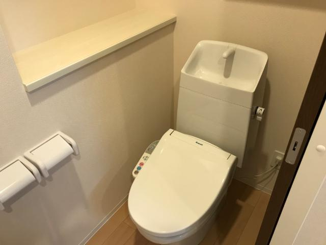 メゾン　グランデのトイレ|シャワー付トイレ