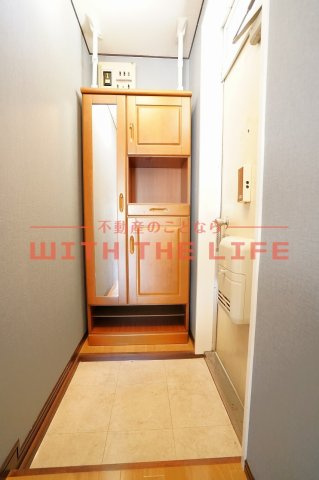 宮前コーポ【キャッシュバック対象物件】の玄関|収納もある玄関です