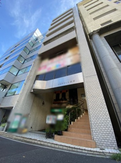 【外観】 | シンプルで明るい基調なデザインなのでご友人を自信を持って迎え入れられます♪令和3年8月19日撮影