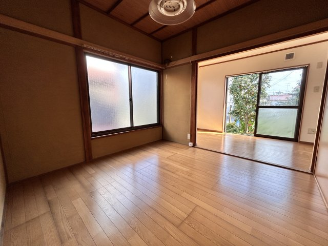 小林兼一貸家の洋室