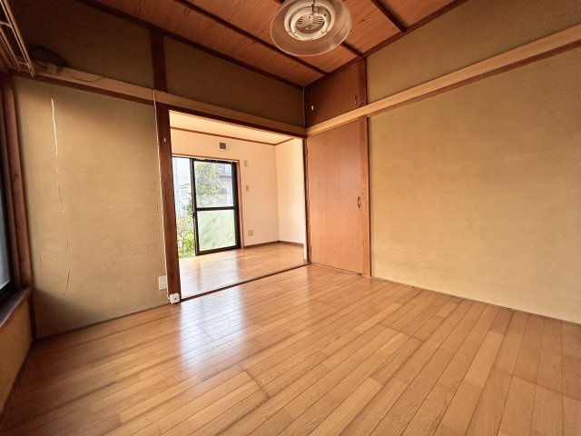 小林兼一貸家の洋室