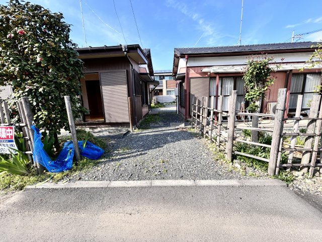 小林兼一貸家の駐車場