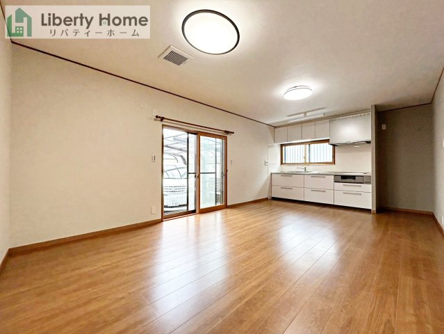 阿見町岡崎３丁目　中古戸建の居間・リビング