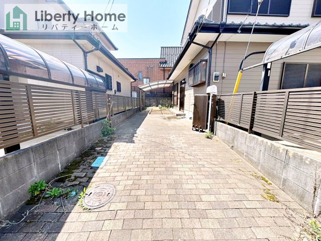 阿見町岡崎３丁目　中古戸建の駐車場