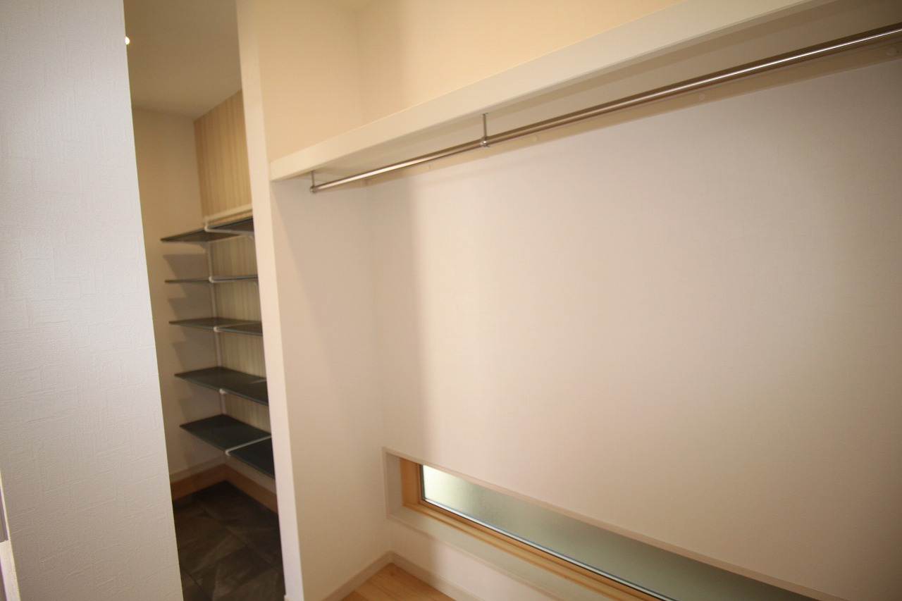 いの町枝川　中古戸建　（未入居物件）の収納|玄関収納