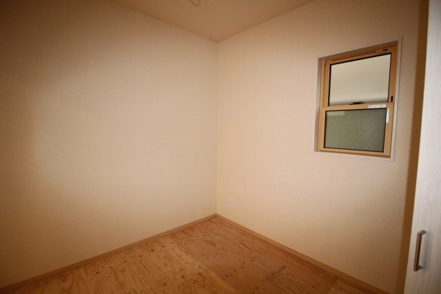 いの町枝川　中古戸建　（未入居物件）の和室|1Ｆ　4.5帖