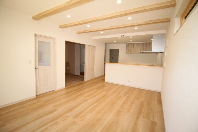 いの町枝川　中古戸建　（未入居物件）の居間・リビング|ＬＤＫ　16.0帖