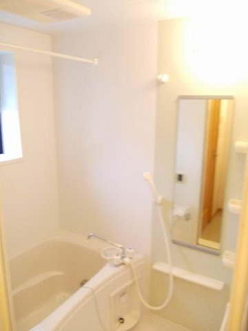 ラシーヌⅢ壱番館の浴室|お風呂です