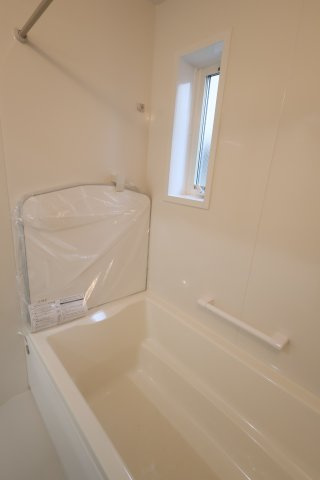 《仲介手数料無料》浦和区大東２丁目11-44新築一戸建ていろどりアイタウンの浴室|撮影日 2025年10月16日 13:30 曇り