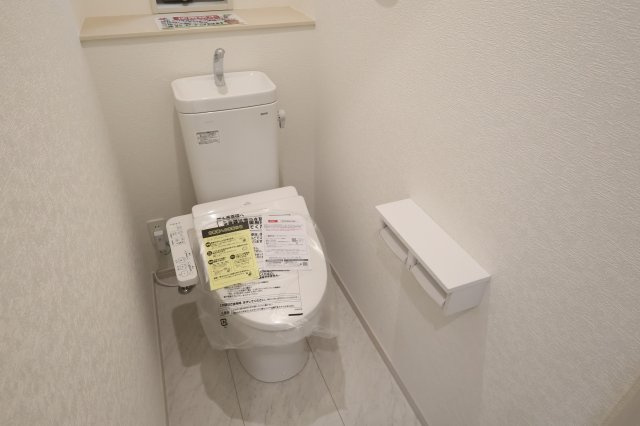 《仲介手数料無料》浦和区大東２丁目11-44新築一戸建ていろどりアイタウンのトイレ|撮影日 2025年10月16日 13:30 曇り