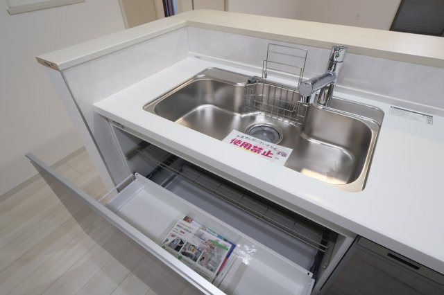 《仲介手数料無料》浦和区大東２丁目11-44新築一戸建ていろどりアイタウンのキッチン|撮影日 2025年10月16日 13:30 曇り