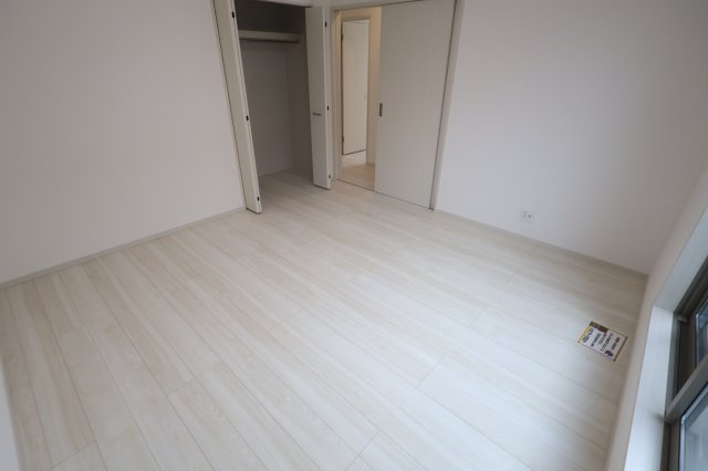 【洋室】 | 《仲介手数料無料》浦和区大東２丁目11-44(3号棟)新築一戸建ていろどりアイタウン | 撮影日 2025年10月16日 13:30 曇り