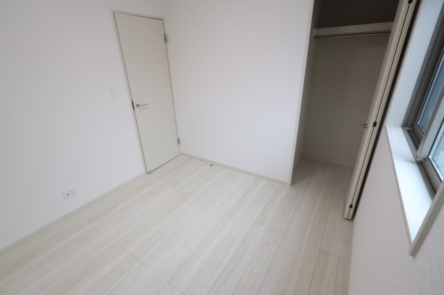 《仲介手数料無料》浦和区大東２丁目11-44新築一戸建ていろどりアイタウンの洋室|撮影日 2025年10月16日 13:30 曇り