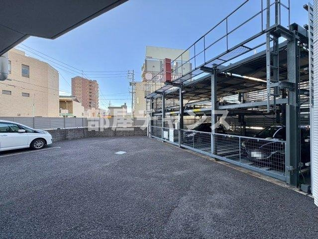 アジリア大曽根の駐車場