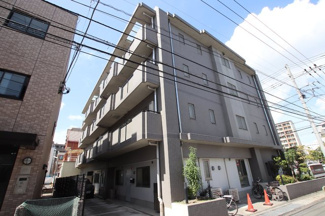オートロック・エレベーター、鉄筋コンクリート４階建てマンション
