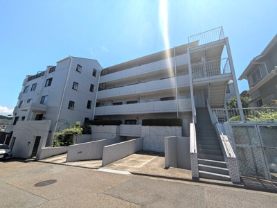 駅徒歩４分のマンションです
