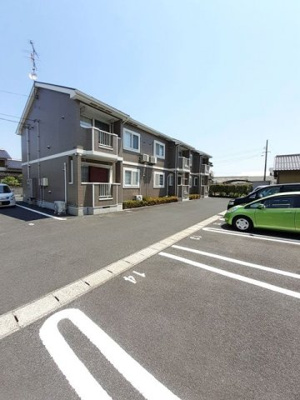 【駐車場】 | カーサフィオーレＡ | 駐車場があるので、車を買う予定の方も安心です