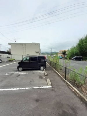【駐車場】 | スターリーフォーレストＢ | 駐車場があるので、車を買う予定の方も安心です