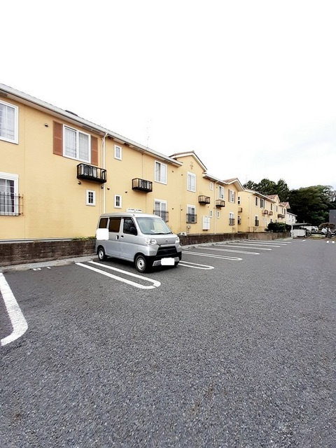 フランシーズコートBの駐車場