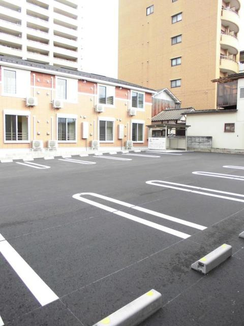 トゥワールフ　十日町の駐車場|駐車場
