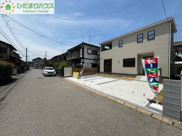 蓮田市桜台　新築一戸建て　リーブルガーデン　01の前面道路含む現地写真|前面道路6ｍ！
お車の出入りも安心！！