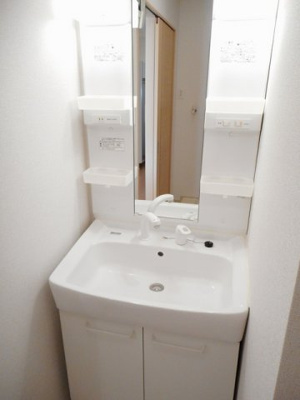 【洗面所】 | プラシード森岡 | 明るい洗面所です