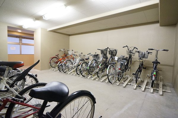 エスティメゾン亀戸のその他共用部分|2階にある屋内自転車置場♪