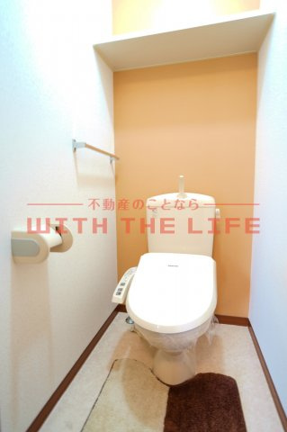 スリーゼ【キャッシュバック対象】のトイレ|落ち着いた色調のトイレです