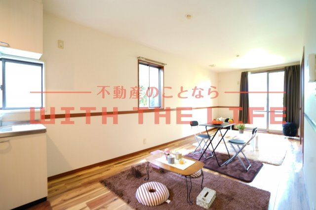 スリーゼ【キャッシュバック対象】の内装|明るい室内です