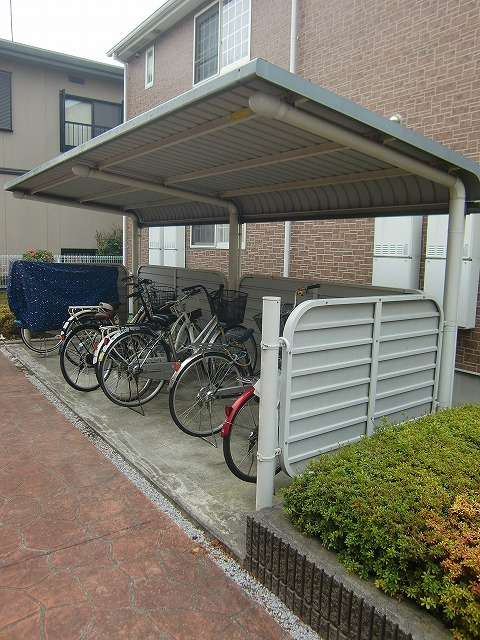 ニューフィールドセカンドのその他共用部分|駐車場です